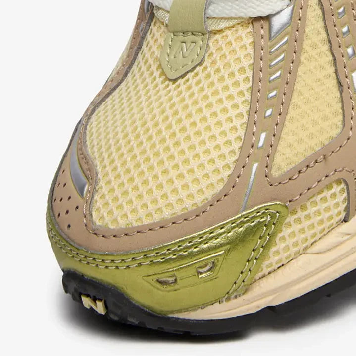 New Balance 1906R Yellow Parchment