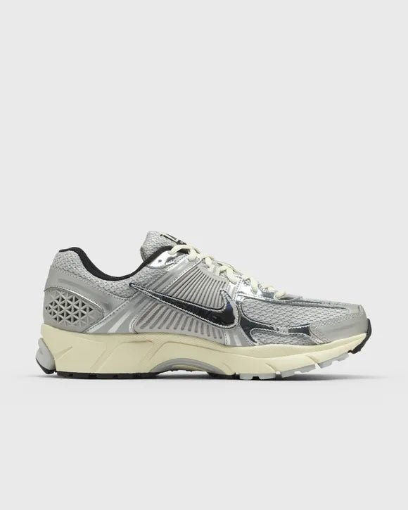 Nike Zoom Vomero 5 Grey Fog Chrome - Arena do Desporto